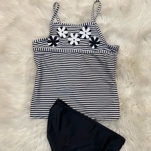 EUC Carter’s girls two piece swim suit size 8